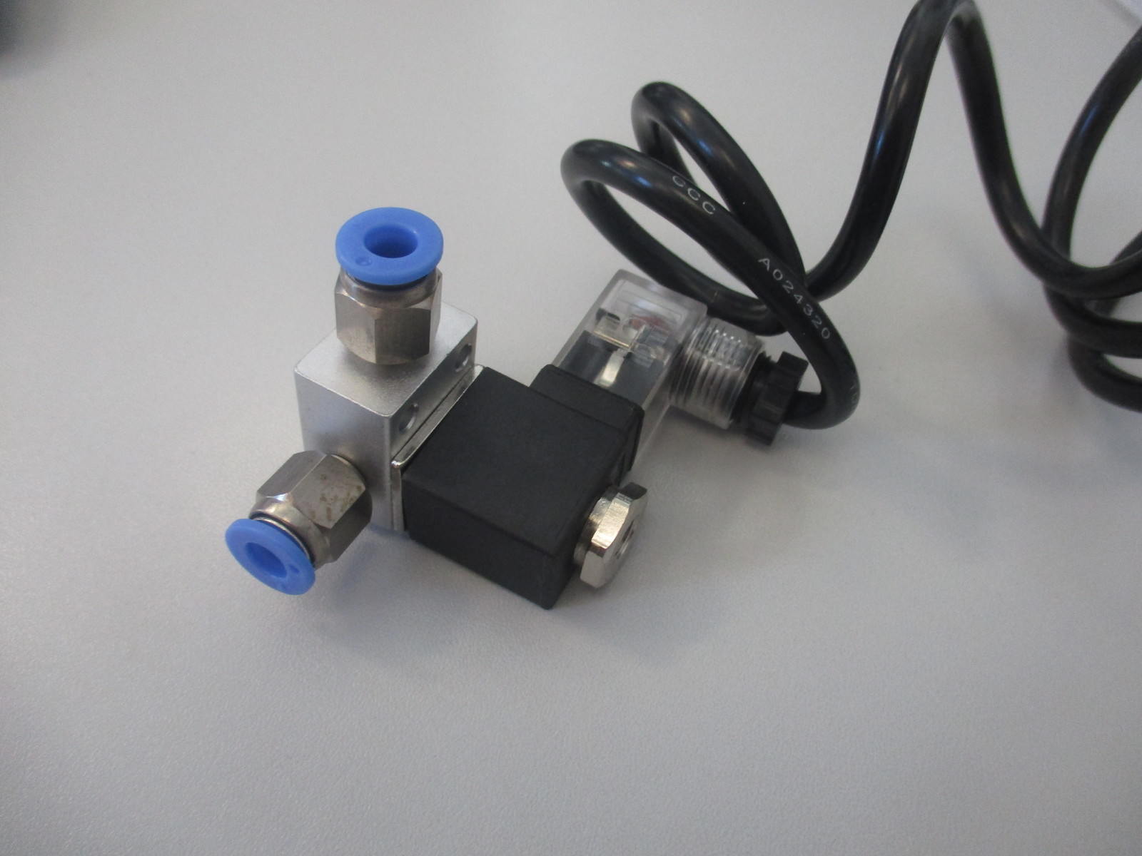 Valve terminal 1 valve 2/2 way valve 24VDC with plug